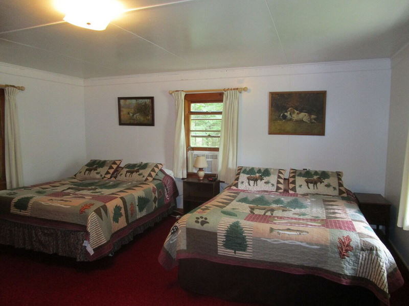 Paddlers Inn (Christmas Motel) - As Christmas Motel (newer photo)